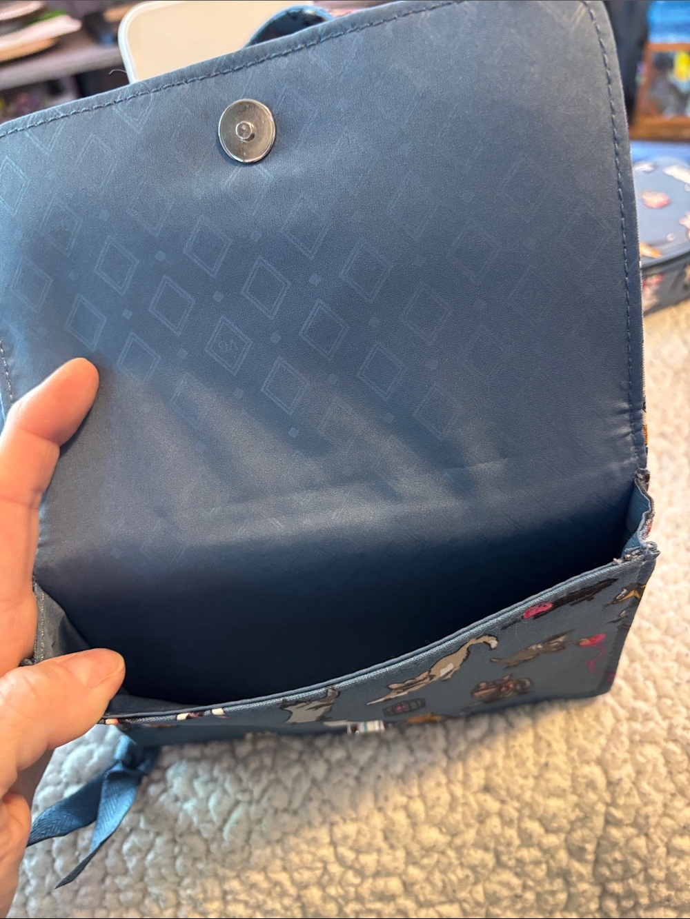Vera Bradley Blue Quilted Cat Print Trio Pill case, crossbody purse & wallet - Picture 6 of 8